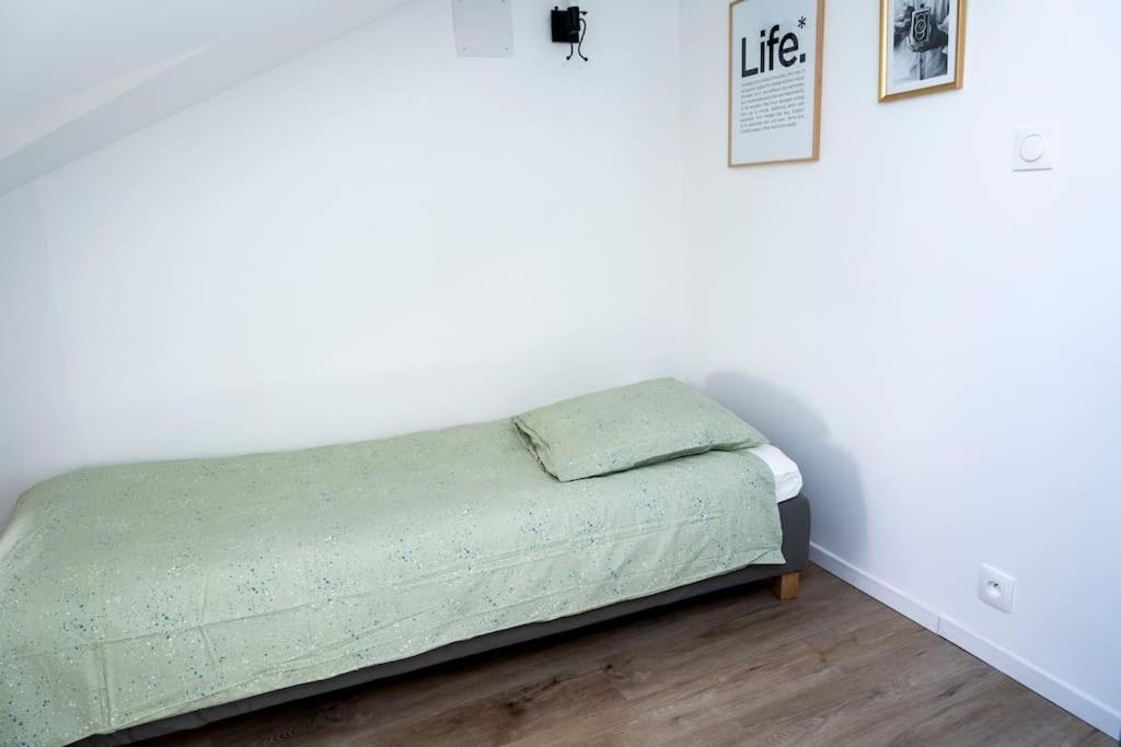 Appartement Triplex De Qualite, Quartier Calme