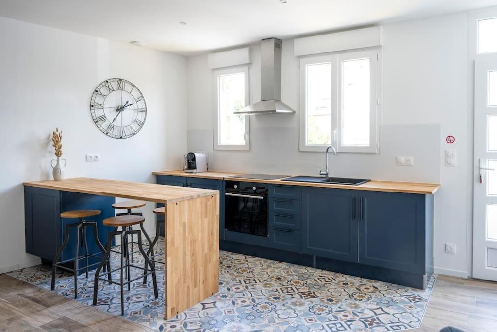 Appartement Triplex De Qualite, Quartier Calme *